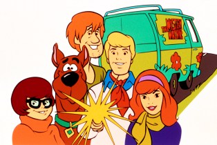 SCOOBY DOO WHERE ARE YOU?, (from left): Velma Dinkley, Scooby Doo, Shaggy Rogers, Freddy Jones, Daphne Blake